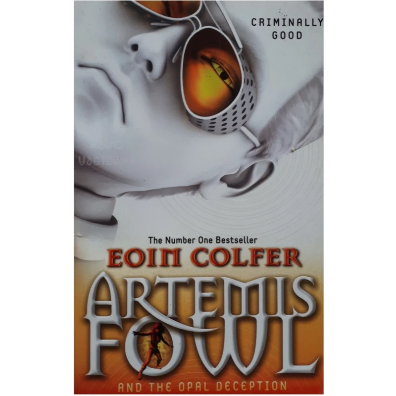 كتاب Artemis Folw اثر Eoin Colfer انتشارات Puffin Books