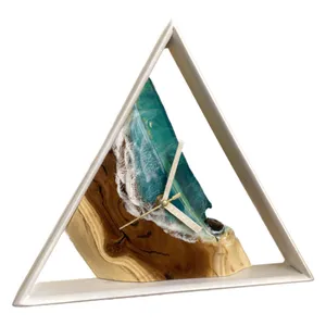 ساعت دیواری مدل روستیک مثلث کد 04