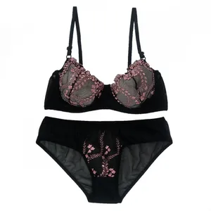 ست شورت و سوتین زنانه بی بی مدل B104