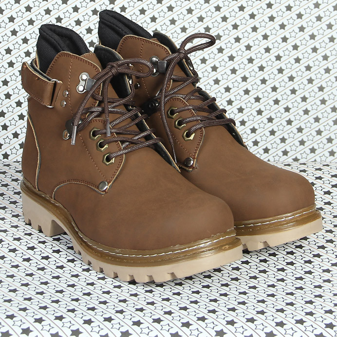 نیم بوت مردانه کد 3938 cat