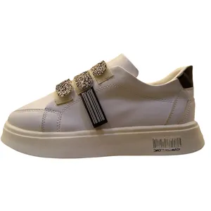 کفش روزمره زنانه مدل سه چسب شایندار