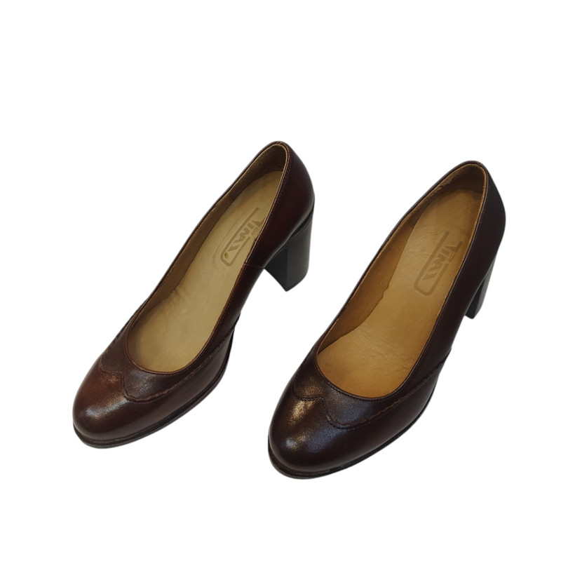 کفش زنانه مدل NGD 414 چرم رنگ زرشکی تیره