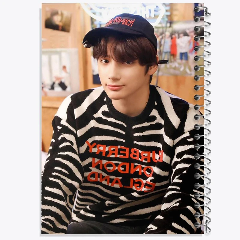 دفتر شطرنجی 50 برگ خندالو طرح هیونینگ کای گروه تی اکس تی TXT کد 11835