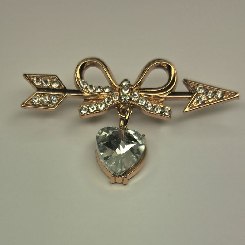 گل سینه زنانه مدل پاپیون گل سینه زنانه مدل پاپیون