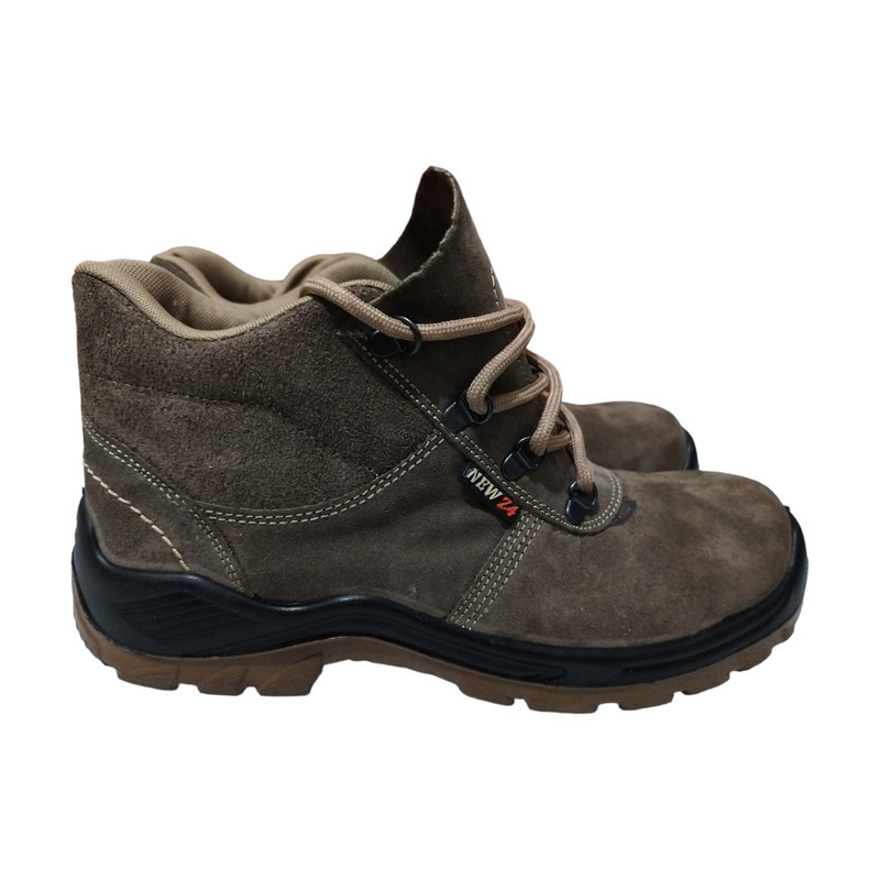 پوتین ایمنی فولاد پا مدل NEW Z4 پوتین ایمنی فولاد پا مدل NEW Z4