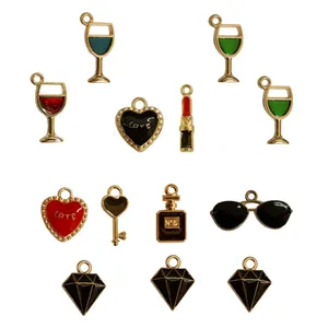 آویز دستبند کد AD 733 مجموعه 13 عددی