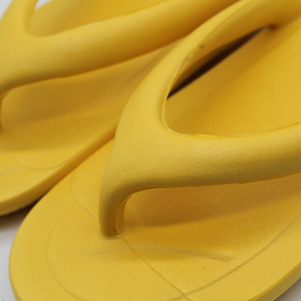 دمپایی لاانگشتی زنانه پاپا مدل آلما کد 1426-YW