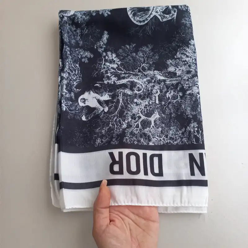 شال زنانه مدل نخی تابستانی حاشیه ساده طبیعت و جنگل کد 26