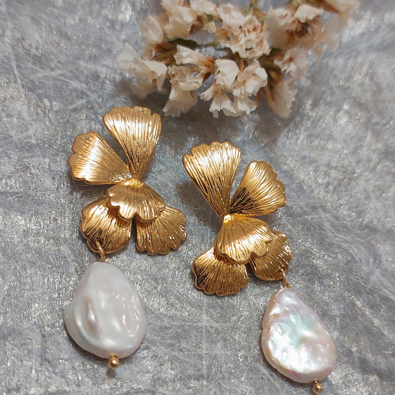 گوشواره زنانه تاش مدل گل و مروارید