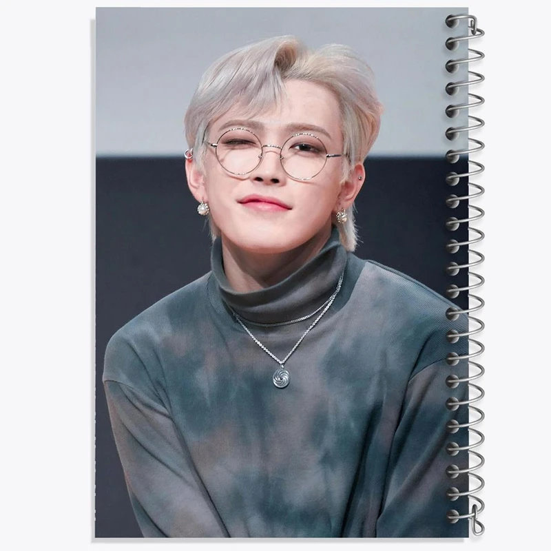 دفتر نقاشی 50 برگ خندالو مدل هنگ جوون گروه ایتیز ATEEZ کد 12299