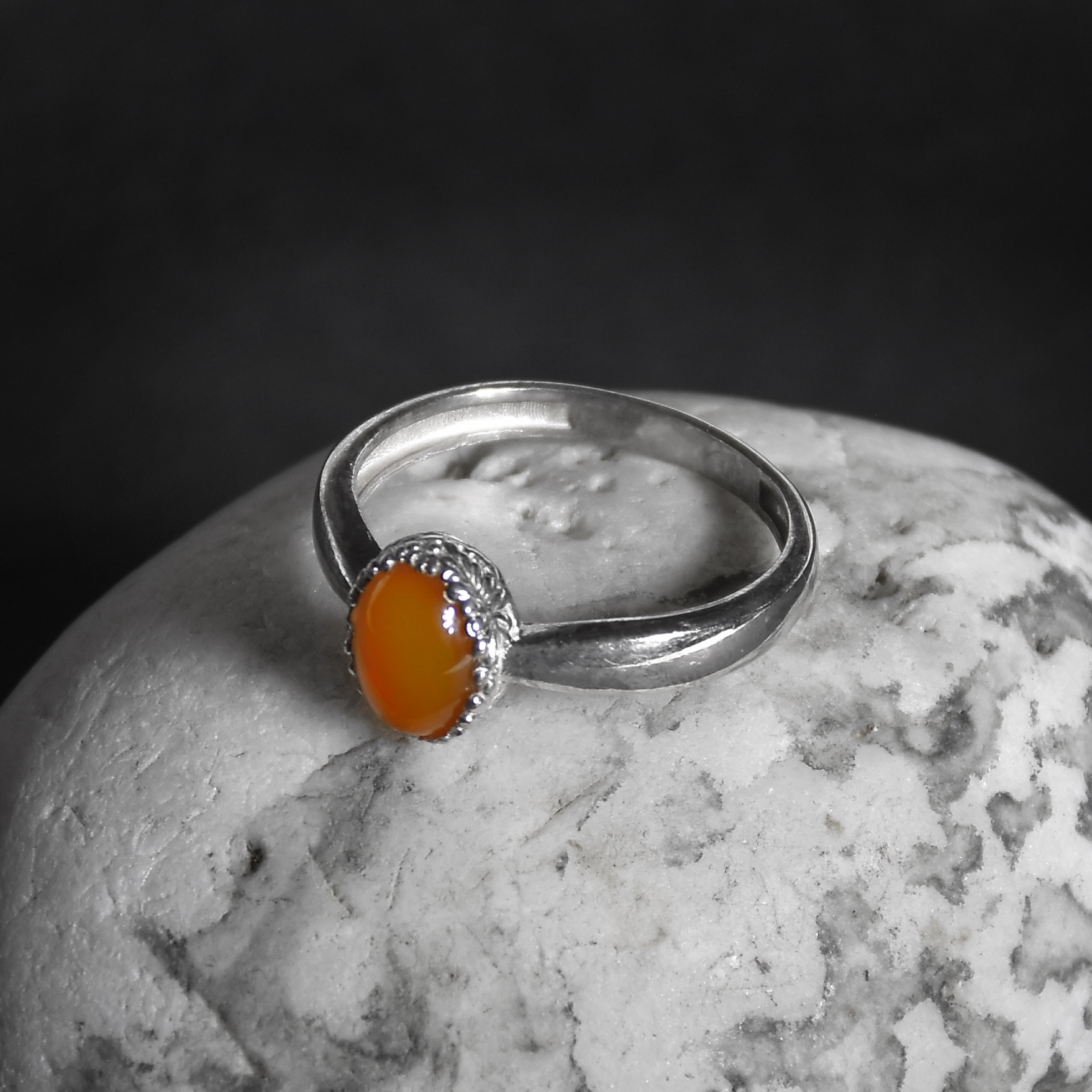 انگشتر نقره زنانه نقره جات لطفی مدل عقیق کد ANZS03E010 انگشتر نقره زنانه نقره جات لطفی مدل عقیق کد ANZS03E010