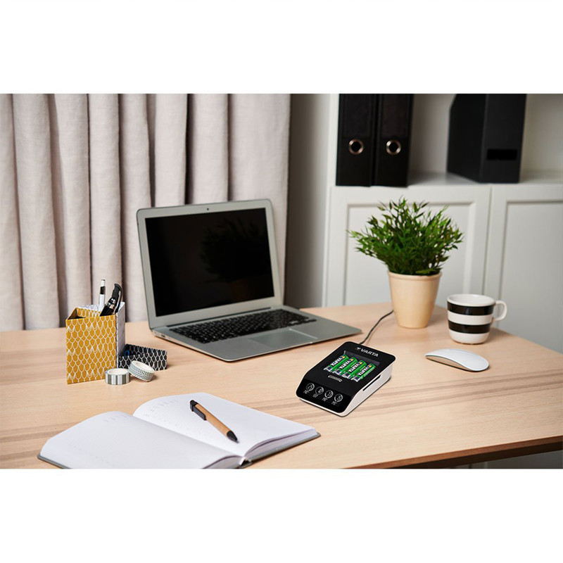 شارژر باتری وارتا مدل LCD ULTRA FAST CHARGER