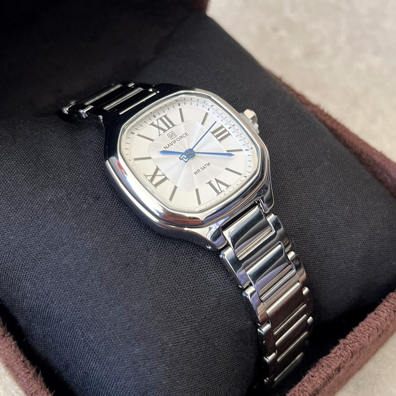 ساعت مچی عقربه ای زنانه نیوی فورس مدل NF5042 SWS