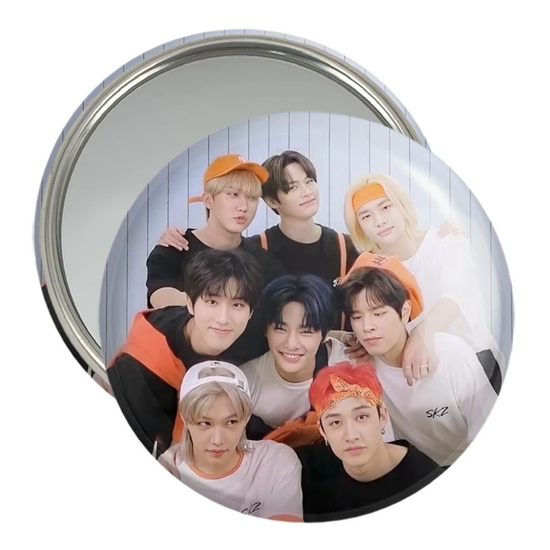 آینه جیبی خندالو مدل گروه استری کیدز Stray Kids  کد 11861
