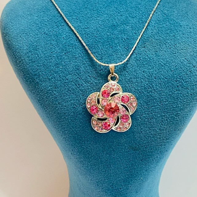 گردنبند دخترانه مدل B.E1123 گردنبند دخترانه مدل B.E1123