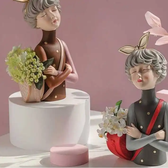 مجسمه هوم لاکس مدل دختر کیف به دوش