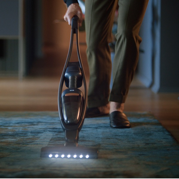 جارو شارژی عصایی آ ا گ مدل QX9-1-40GG