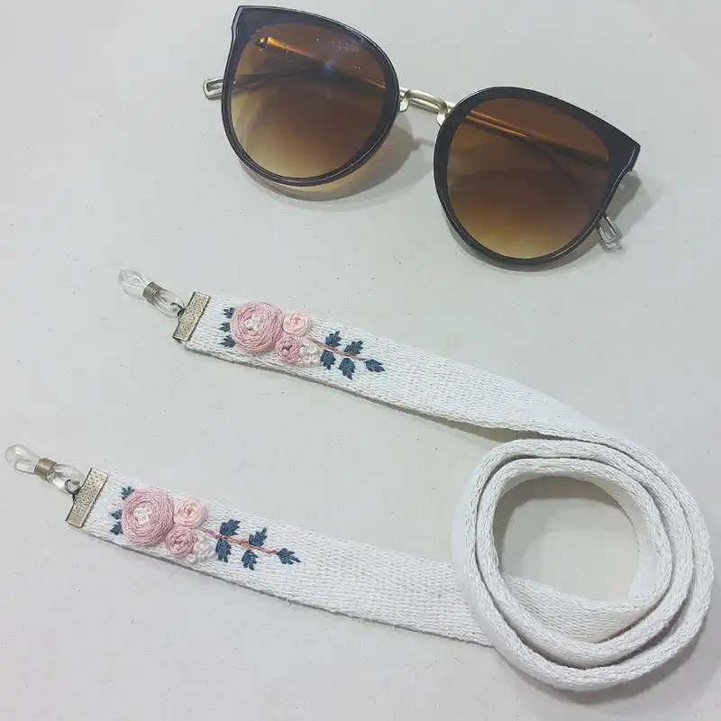 بند عینک مدل گلدوزی شده دیبا