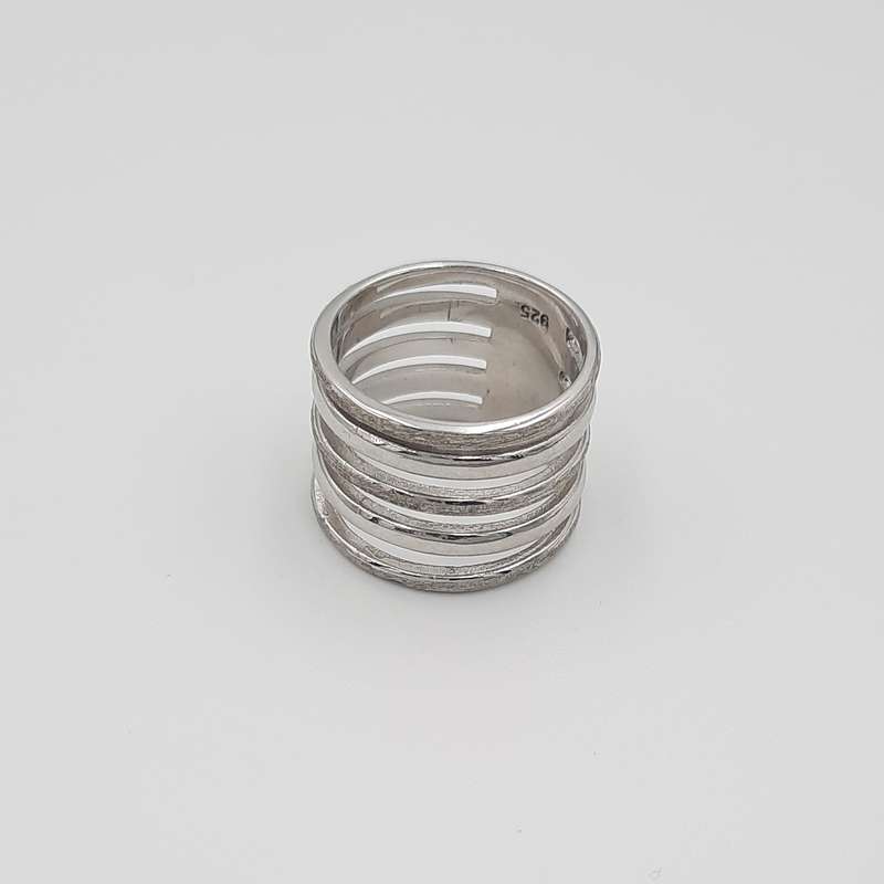 انگشتر نقره زنانه مدل جواهری 20253