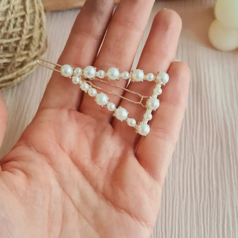 گیره مو زنانه مدل مثلث مرواریدی