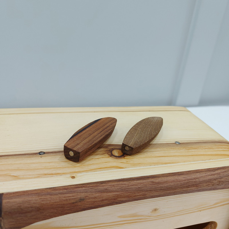 جای دستمال کاغذی مدل چوبی طرح تلوزیون قدیمی جای دستمال کاغذی مدل چوبی طرح تلوزیون قدیمی