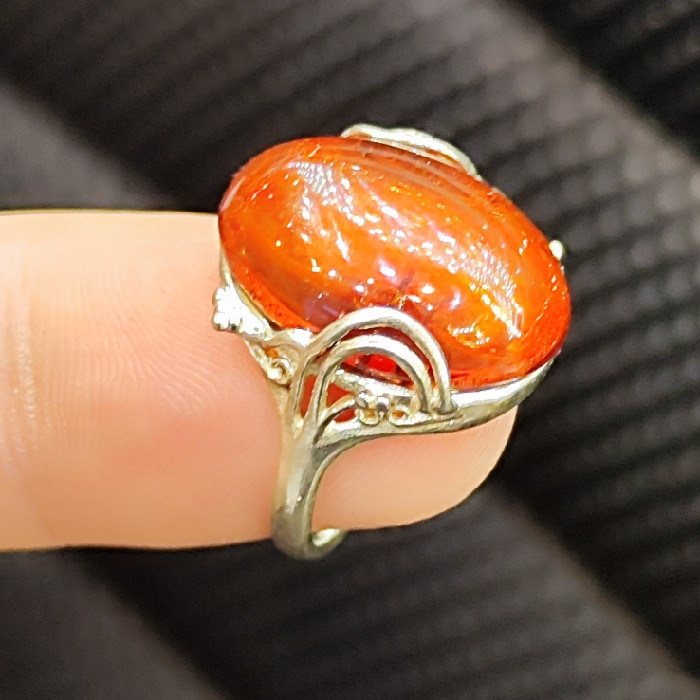 انگشتر نقره زنانه نقره جات بافندگان مدل سنگ کهربا لهستان کد 202