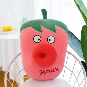 عروسک مدل توت فرنگی لب پروتز ارتفاع 40 سانتی‌متر