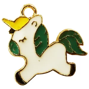 آویز دستبند مدل اسب تک شاخ بازیگوش کد AD 805