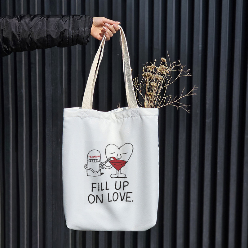 ساک خرید پارچه ای خندالو طرح Fill Up On Love مدل توت بگ کد 6696