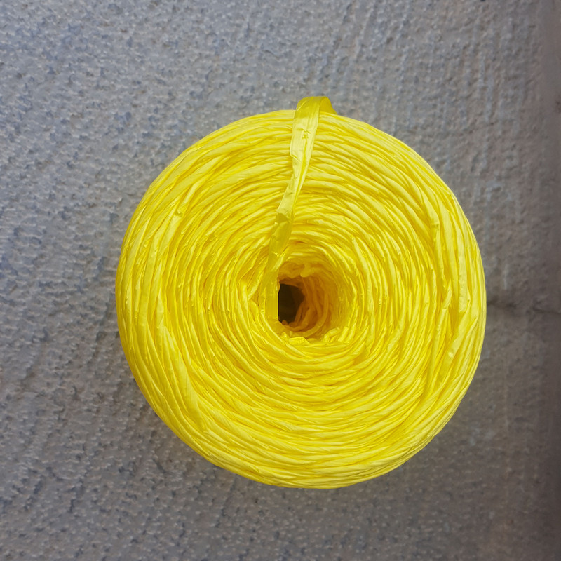 نخ بسته بندی مدل تابیده GRADE-1 وزن 1.2 کیلوگرم نخ بسته بندی مدل تابیده GRADE-1 وزن 1.2 کیلوگرم