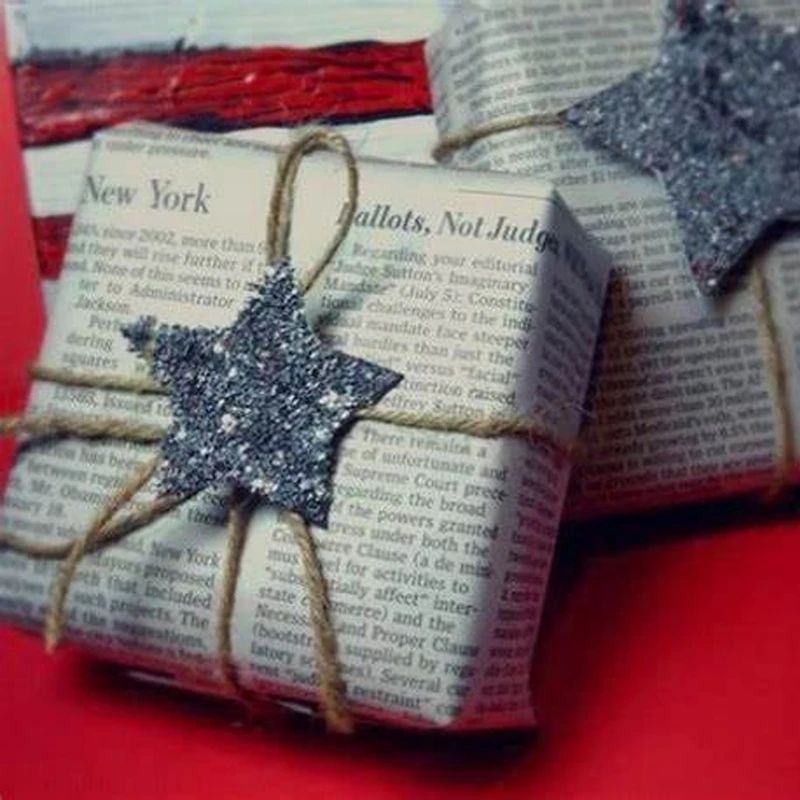 عکس شماره 2 : کاغذ کادو مدل newspaper مجموعه 10 عددی