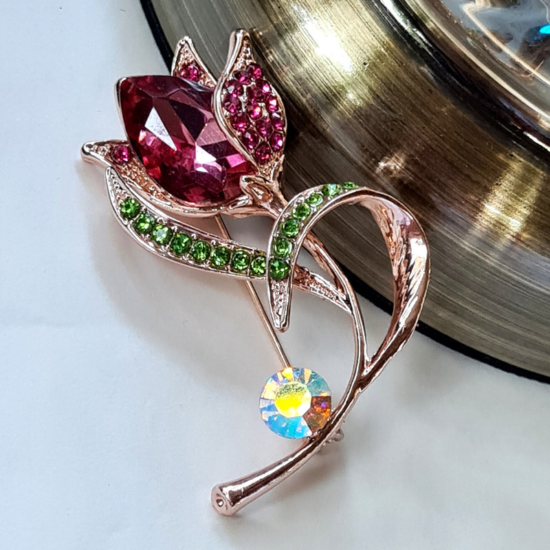 گل سینه زنانه مدل لاله کد brg 7877