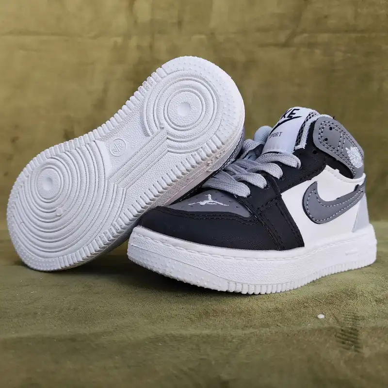 کفش مخصوص پیاده روی مدل NiQ-JorQ-BlkGrQ-102019