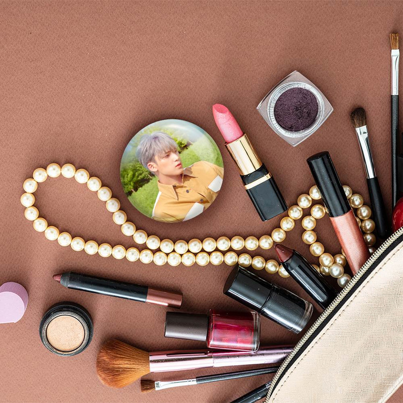 آینه جیبی خندالو مدل مینگیو گروه سونتین Seventeen  کد 21635