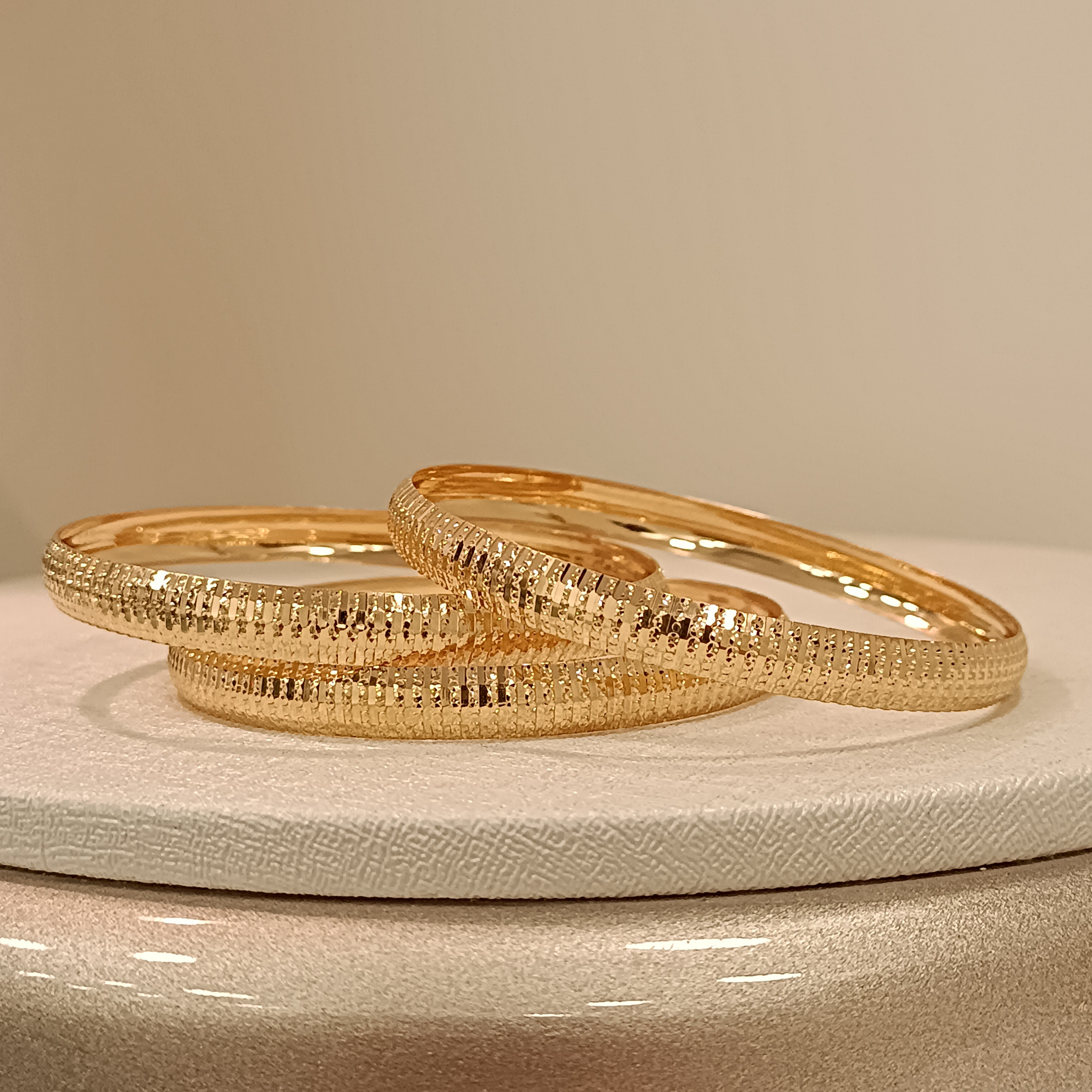 النگو طلا 18 عیار زنانه ثمری کد 507s1 النگو طلا 18 عیار زنانه ثمری کد 507s1