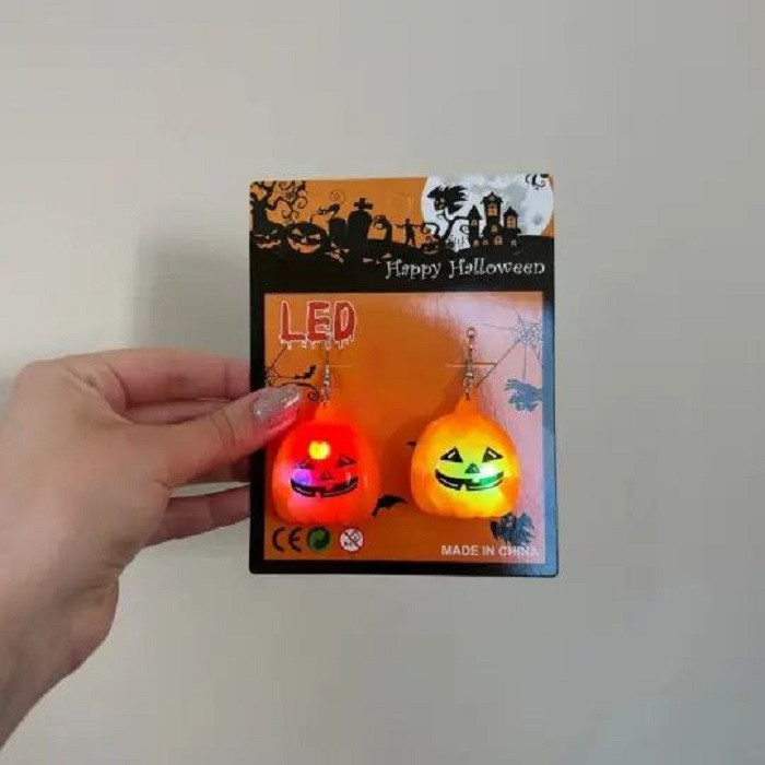 گوشواره دخترانه مدل کدو تنبل چراغ دار هالووین