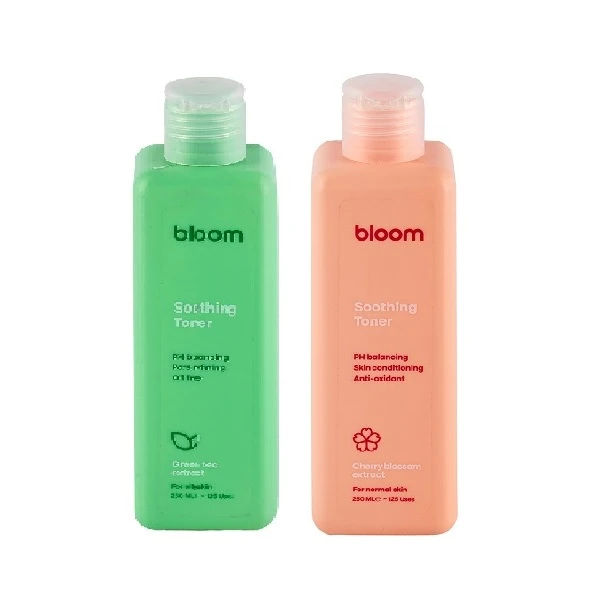 تونر صورت بلوم مدل عصاره چای سبز مناسب برای پوست چرب حجم 250 میلی لیتر به همراه تونر صورت بلوم مدل شکوفه های گیلاس مناسب برای پوست معمولی حجم 250 میلی لیتر 