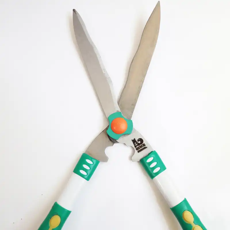 قیچی شمشاد زنی مدل کوییک کد YP-48CM