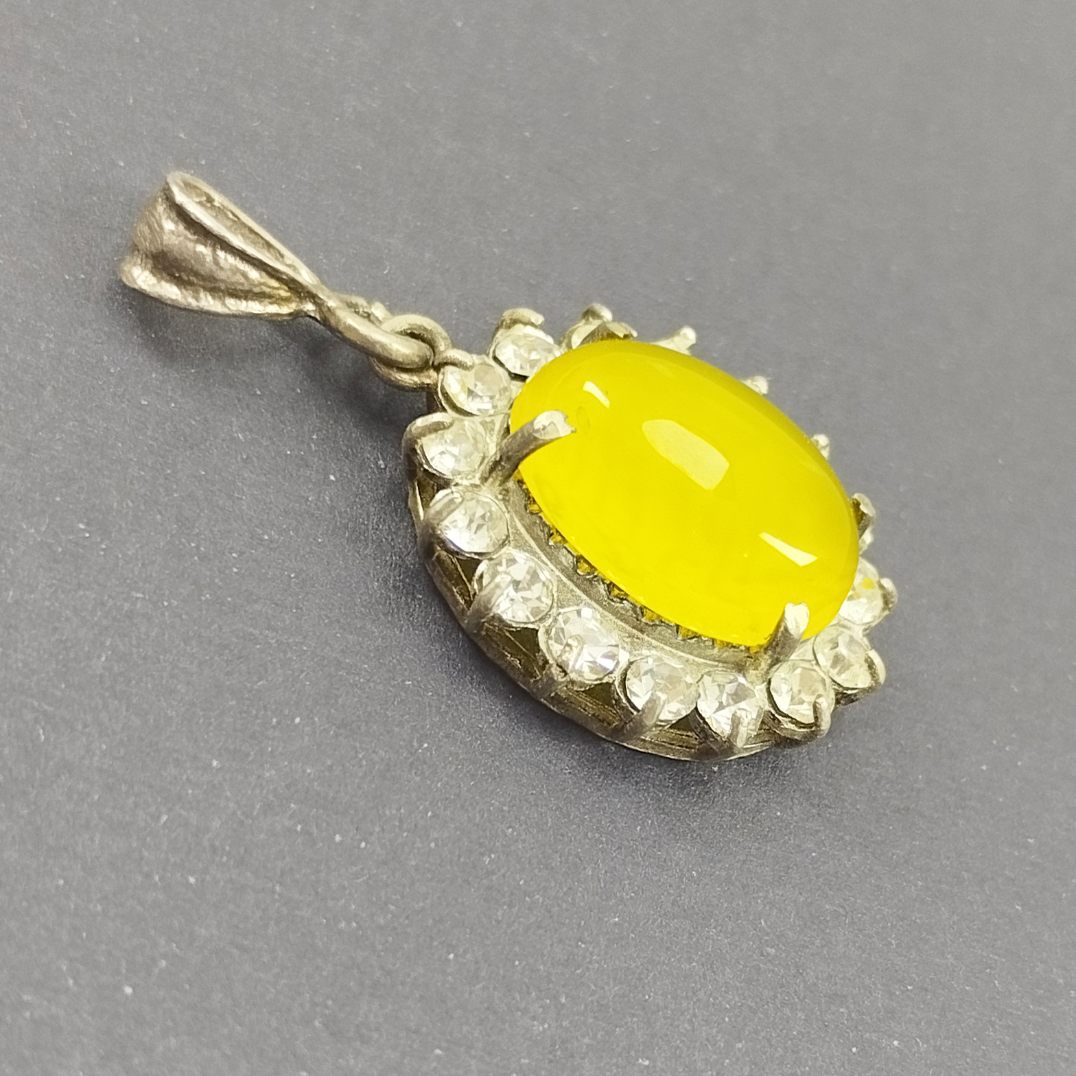 آویز گردنبند نقره زنانه سلین کالا مدل شرف الشمس کد 111 آویز گردنبند نقره زنانه سلین کالا مدل شرف الشمس کد 111