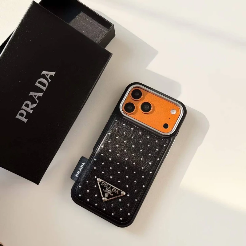 کاور دیاموند(diamond) مدل (leather prada)مناسب برای گوشی موبایل اپل (آیفون 16 پرو مکس) (iphone 16 pro maxs)