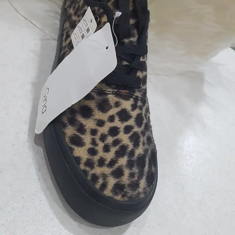 کفش روزمره زنانه جینا مدل پلنگی کد 990