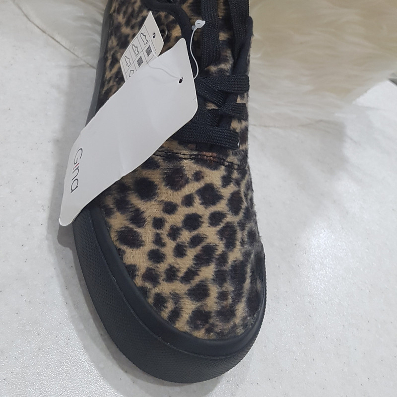 کفش روزمره زنانه جینا مدل پلنگی کد 990