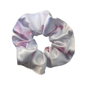 کش مو زنانه مدل اسکرانچی ساتن ابریشم طرح پروانه