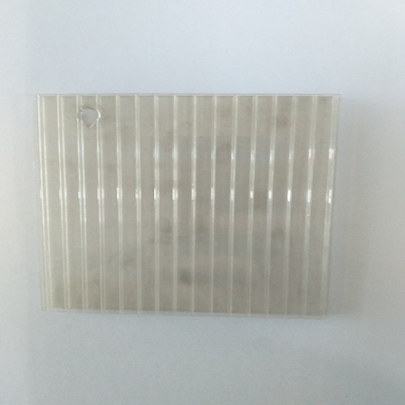 عایق پلی کربنات مدل ptY طول 6 متر عایق پلی کربنات مدل ptY طول 6 متر