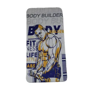 حوله ورزشی مدل پسر بدنساز