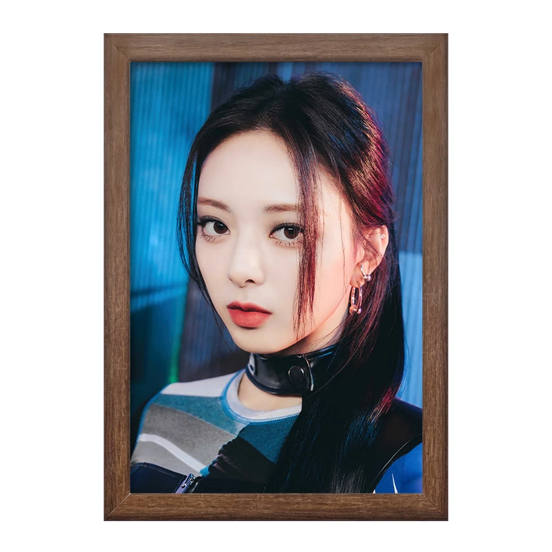 تابلو خندالو طرح یونا گروه ایتزی ITZY  کد 20223