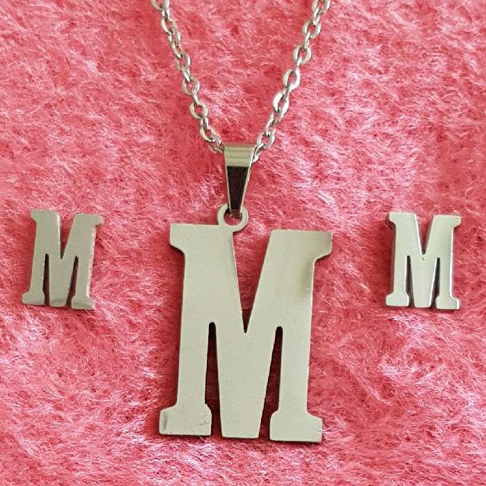 نیم ست زنانه مدل حرف M کد P66