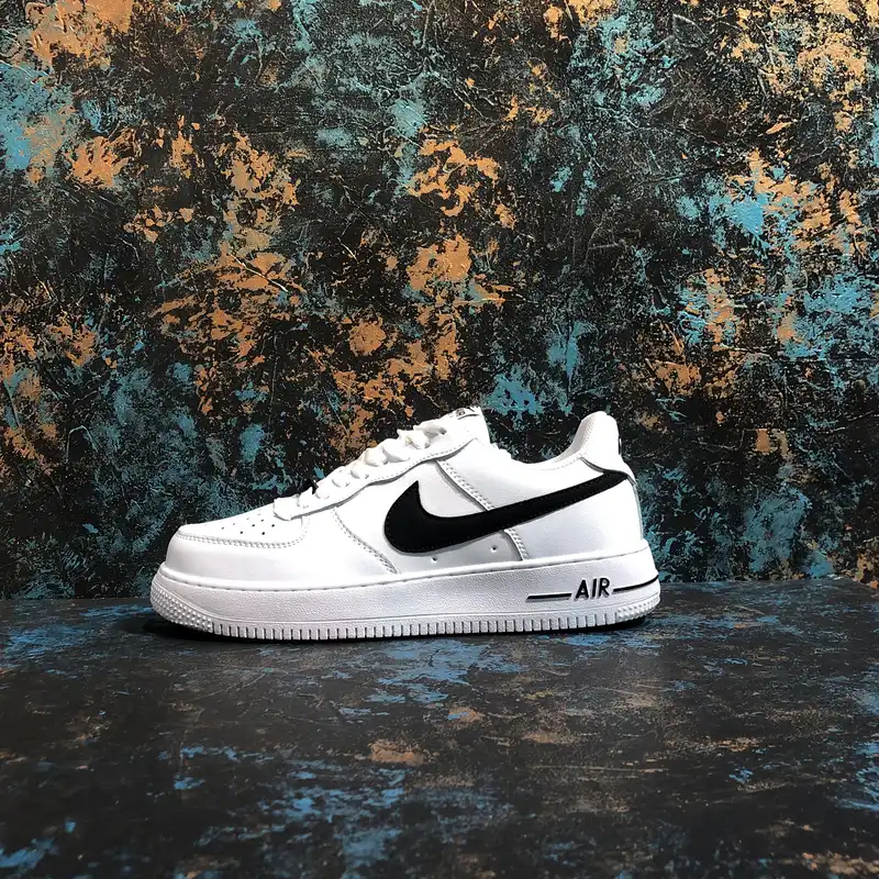 کفش پیاده روی مدل   AIR FORCE 1 WHBK-100070011