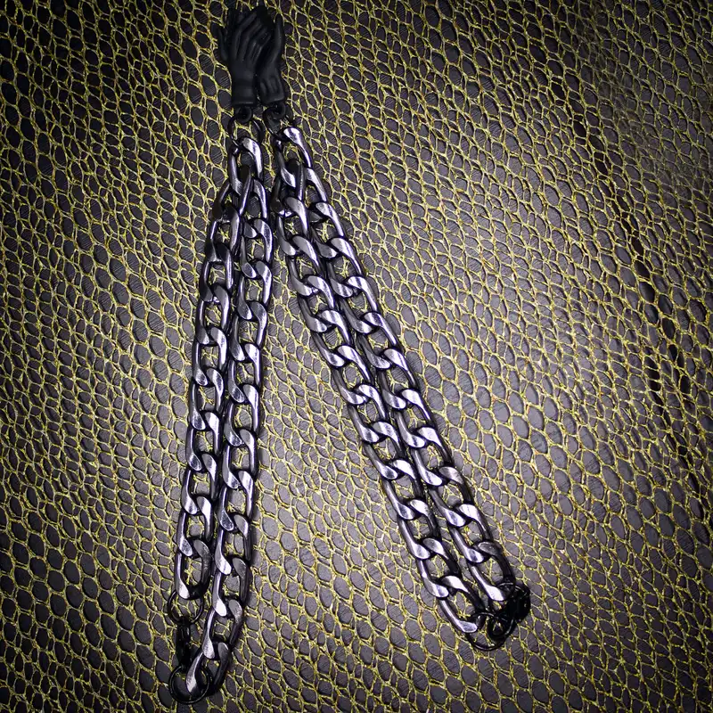 دستبند زنانه مدل مگنتی طرح دست کد 790 مجموعه 2 عددی