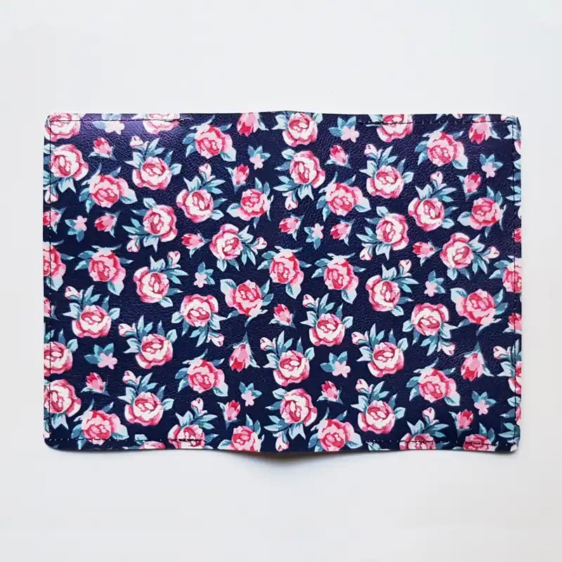 جلد پاسپورت مدل IDC120105